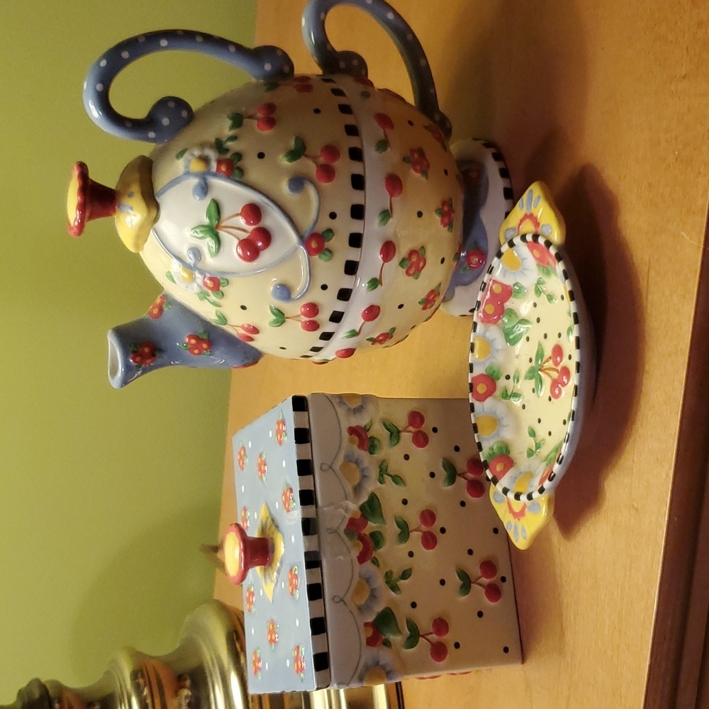 Mary Engelbreit tea set